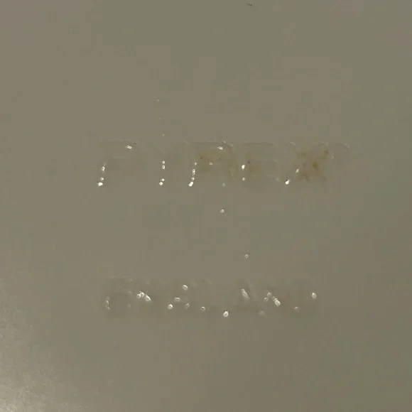 Vintage Pyrex Bowl - Picture 3 of 5